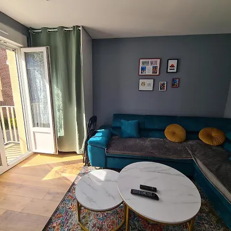 Apartment Avec Balcon Et Terrasse A 100m De La *